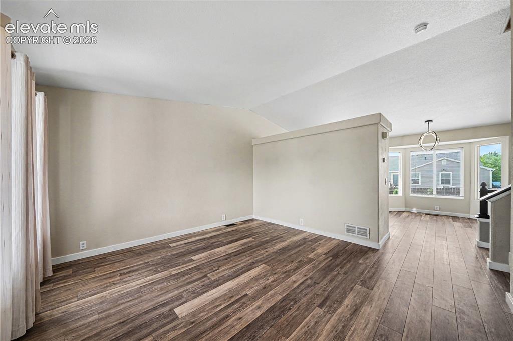 Image 6 of 28: Seller