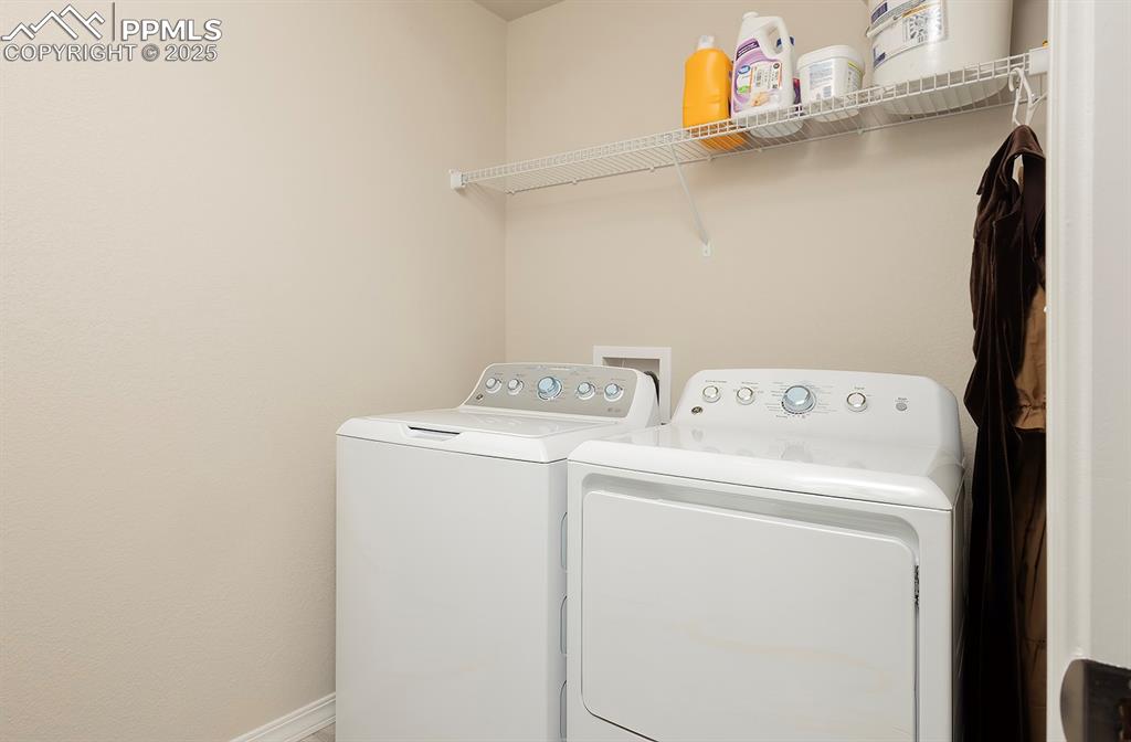 Image 29 of 32: Laundry