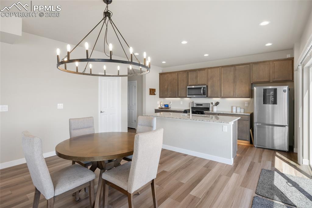 Image 10 of 43: Dining Area