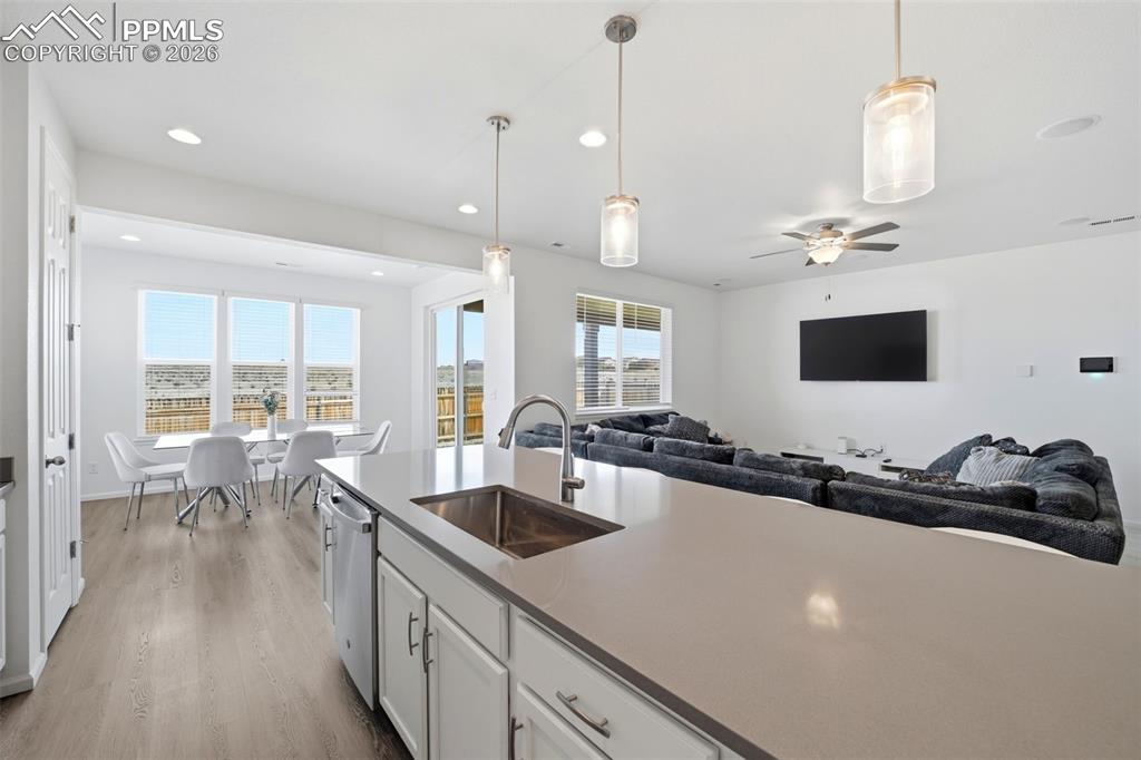 Image 11 of 45: Kitchen