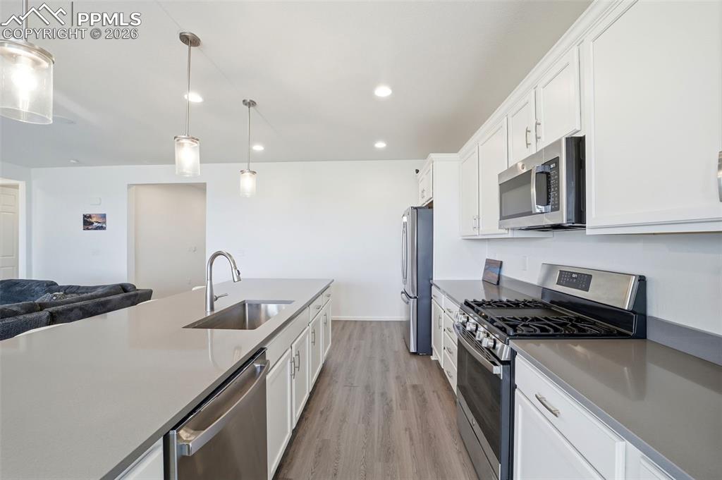 Image 13 of 45: Kitchen