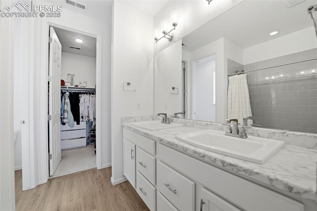 Image 27 of 45: Master Bathroom