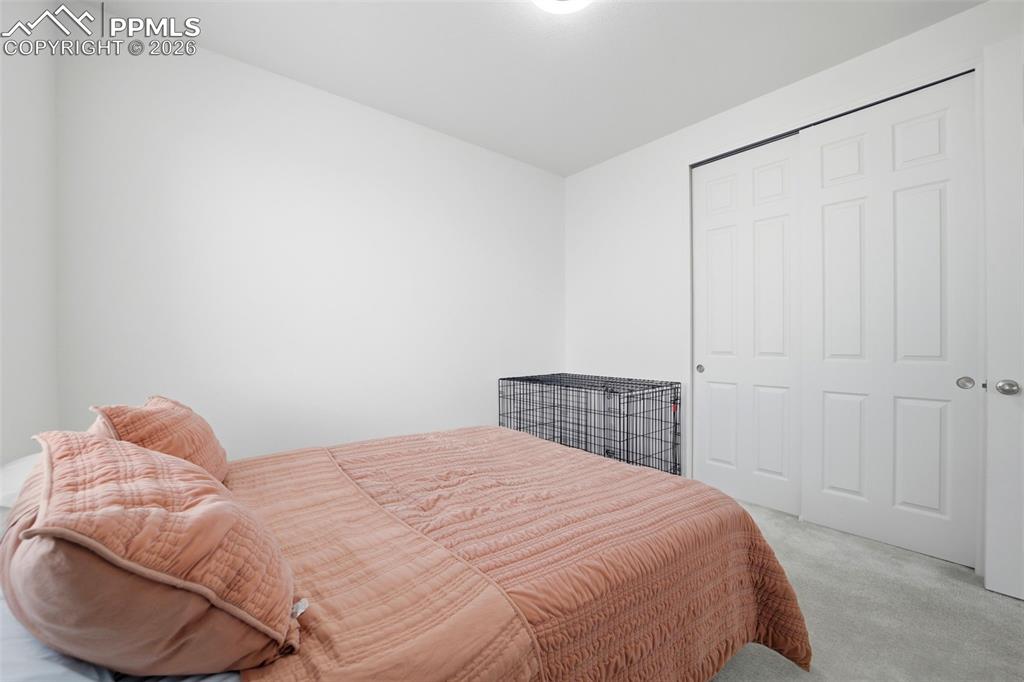 Image 31 of 45: Bedroom