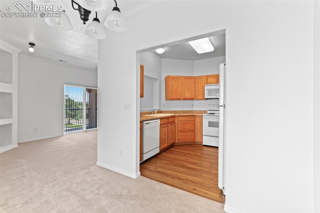 Listing 8315097, Image 11 of 29