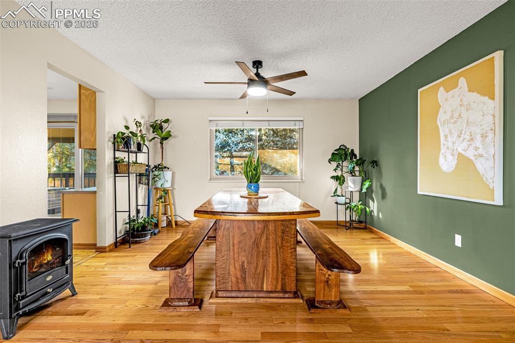 Image 10 of 42: Dining Area