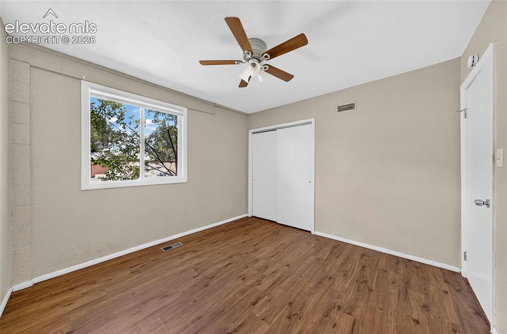 Image 9 of 15: Bedroom