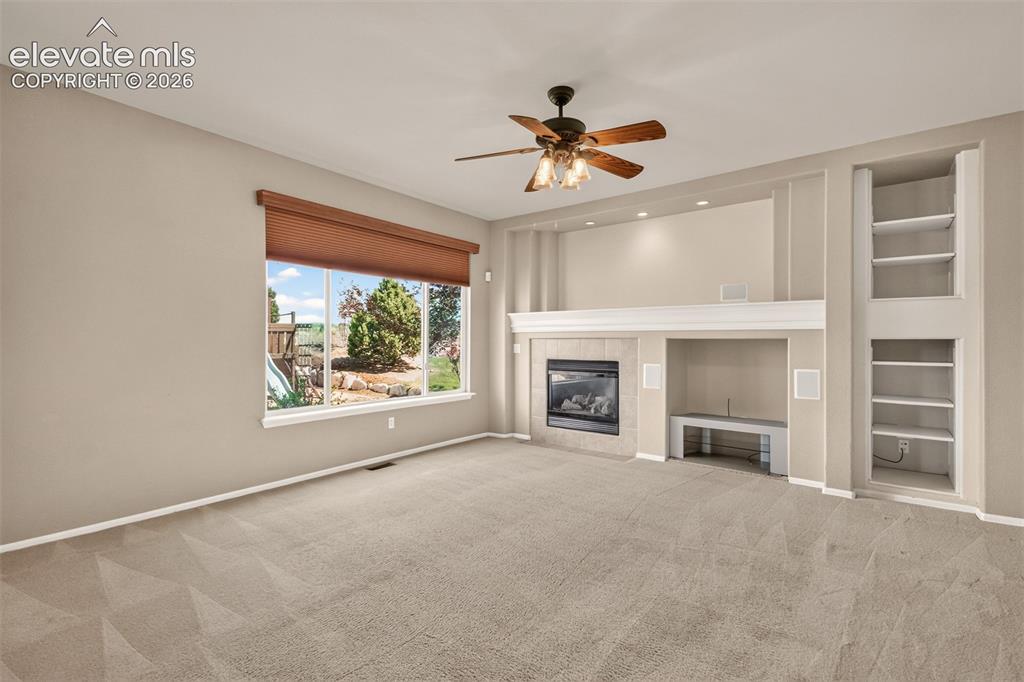 Image 22 of 49: Family Room