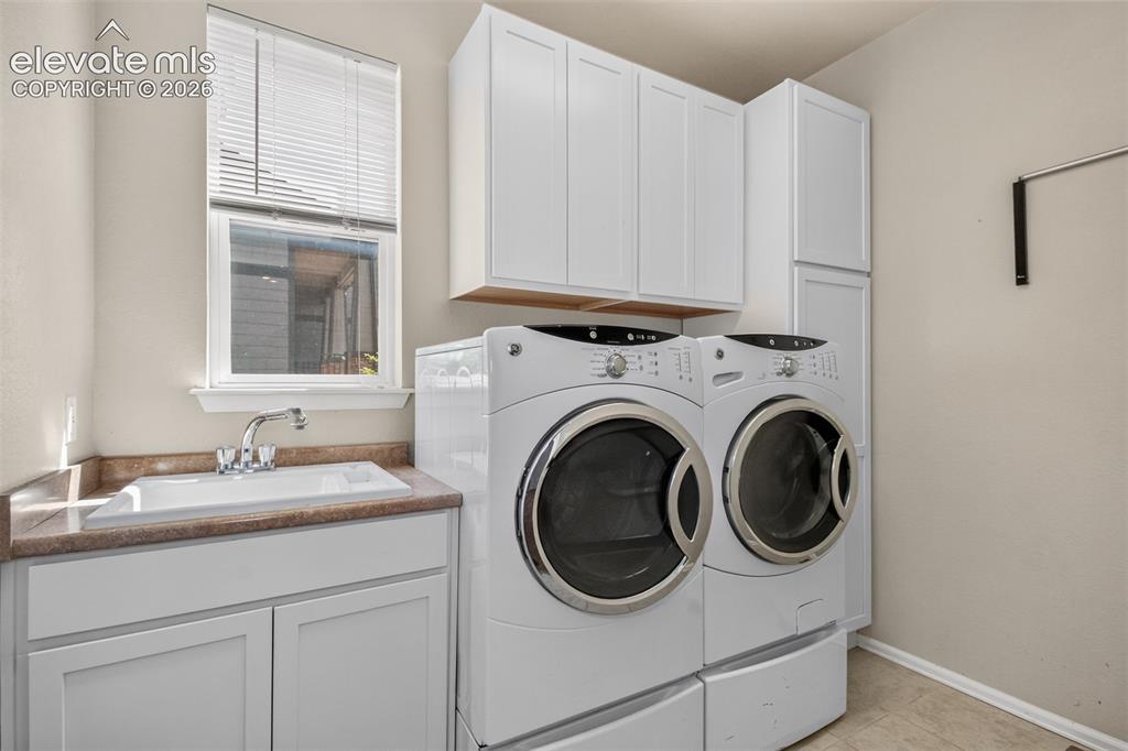 Image 24 of 49: Laundry