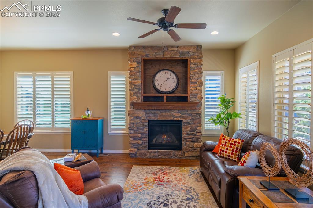 Image 13 of 49: Living Room