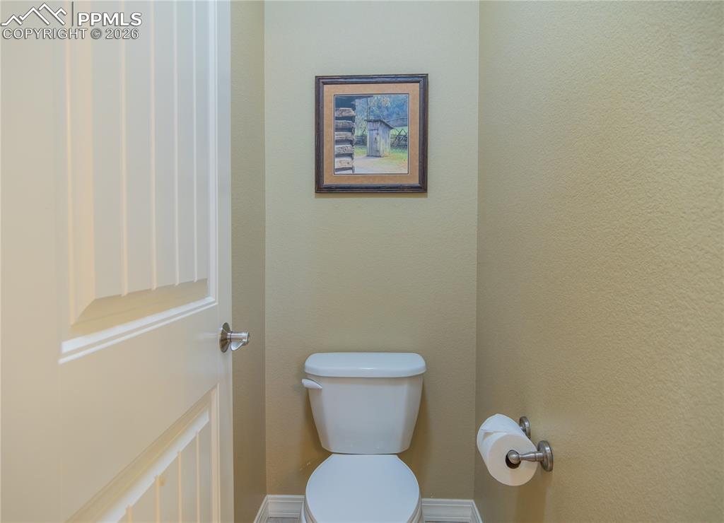 Image 27 of 49: Bathroom