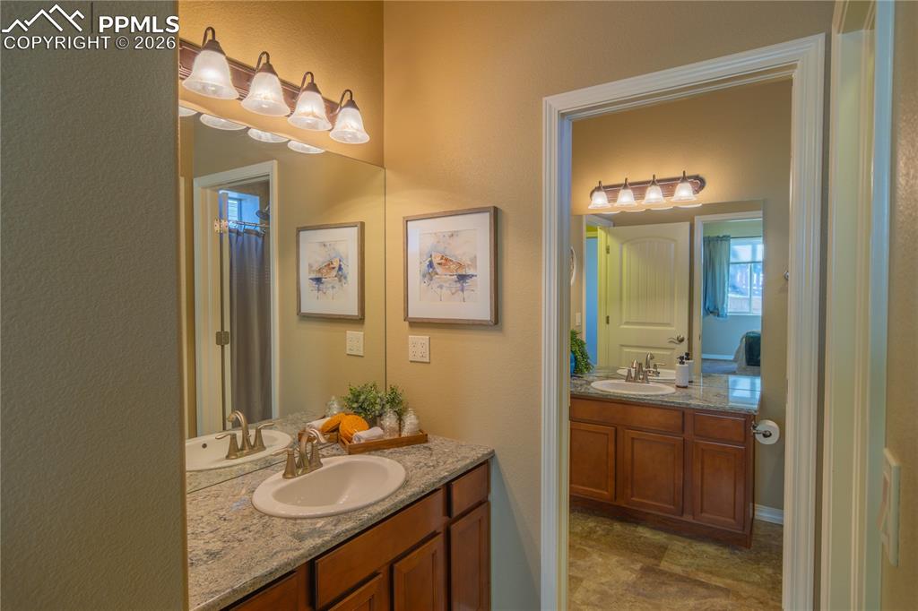 Image 38 of 49: Bathroom