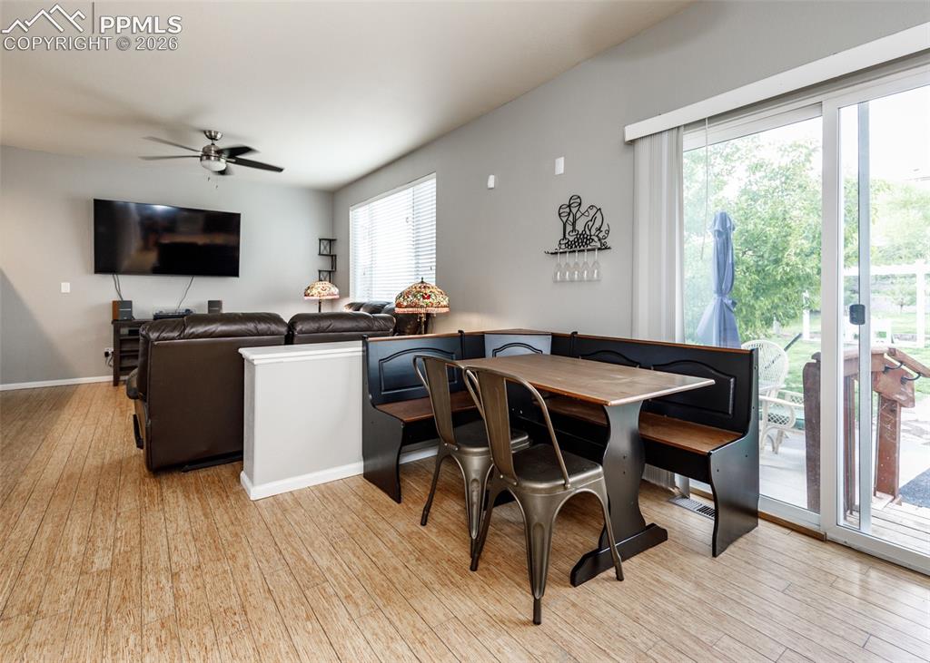 Image 12 of 50: Dining Area