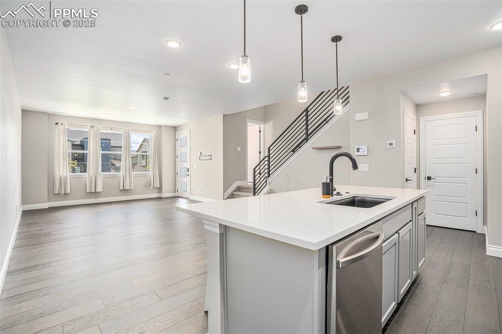Image 10 of 28: Kitchen