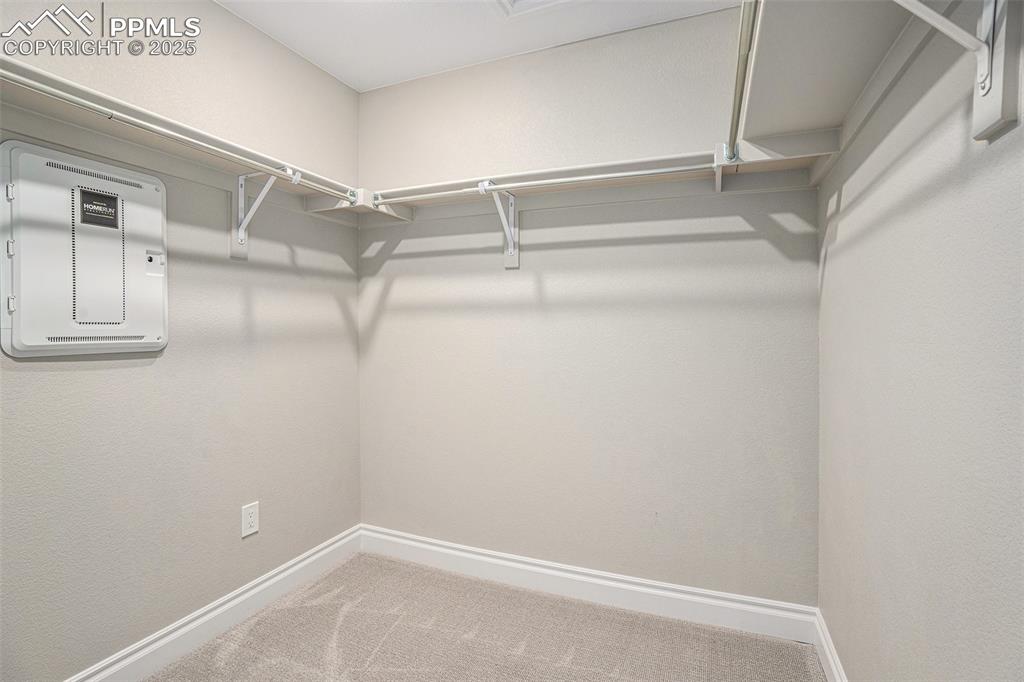 Image 18 of 28: Closet