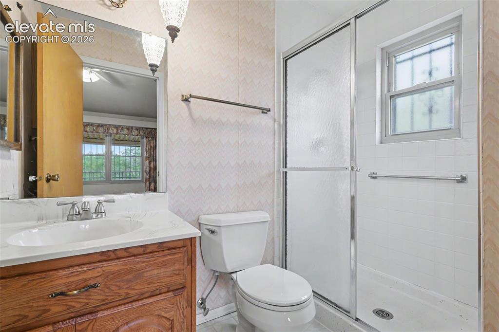 Image 18 of 37: Master bathroom