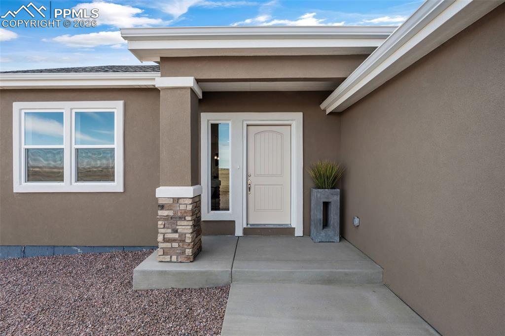 Image 2 of 28: Entry