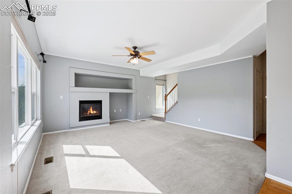 Image 13 of 39: Family Room