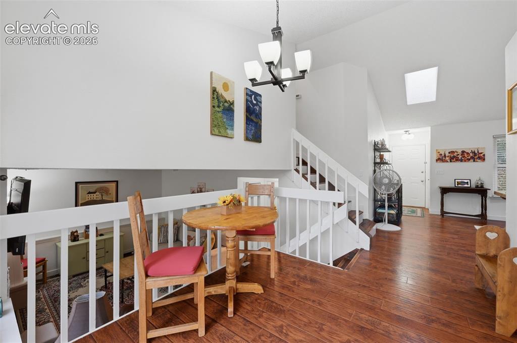 Image 12 of 26: Dining Area