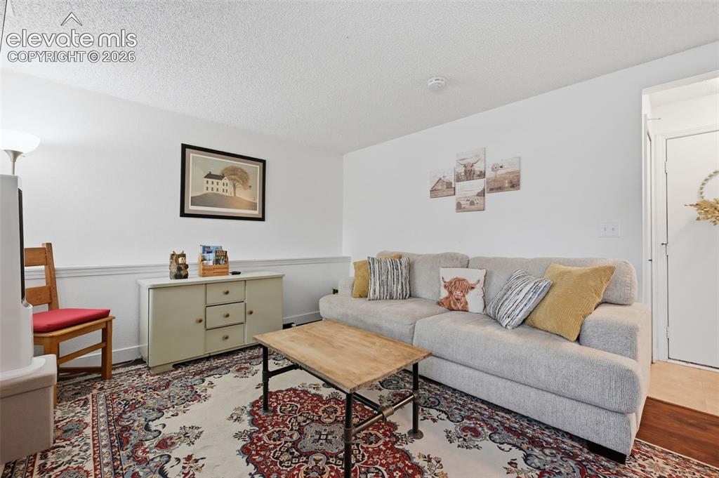 Image 19 of 26: Living Room