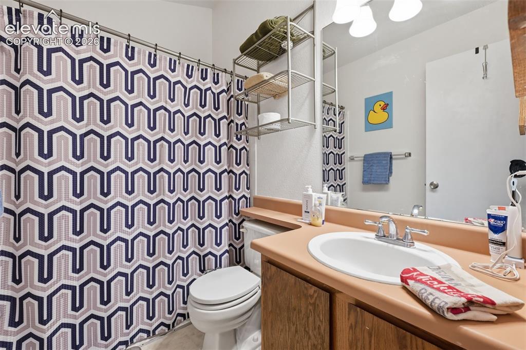 Image 26 of 26: Bathroom