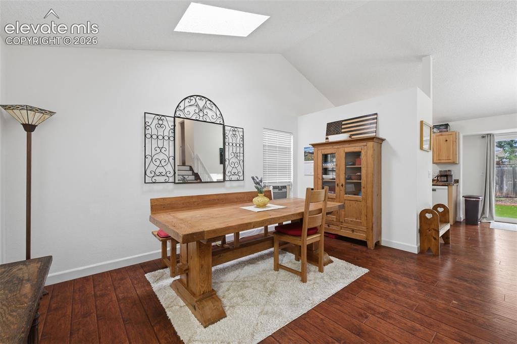 Image 9 of 26: Dining Area