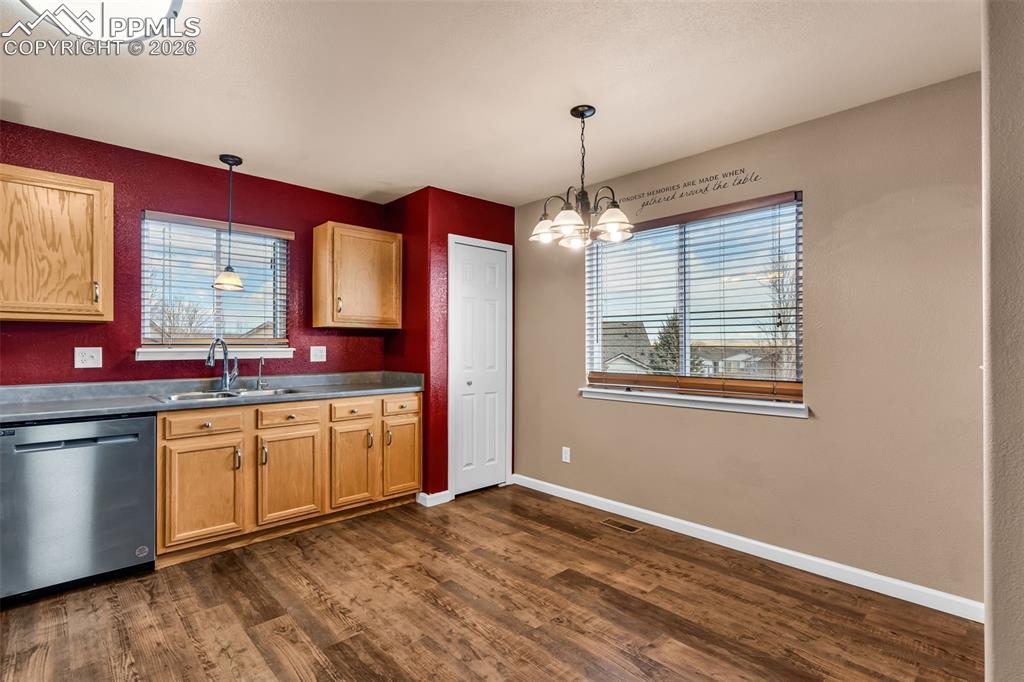 Image 12 of 38: Kitchen