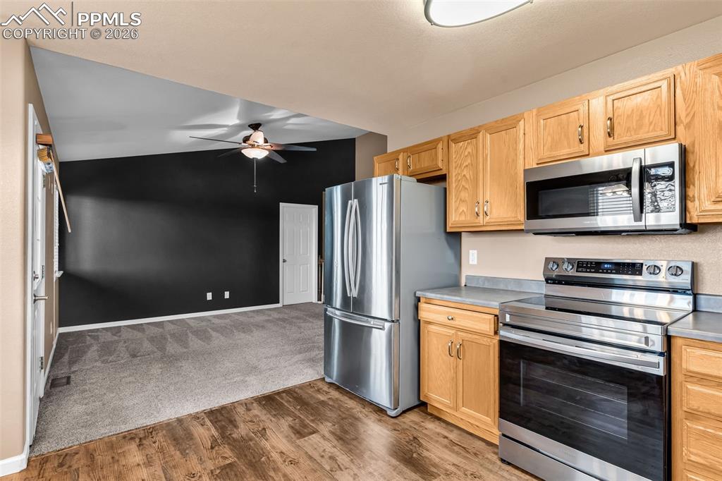 Image 14 of 38: Kitchen