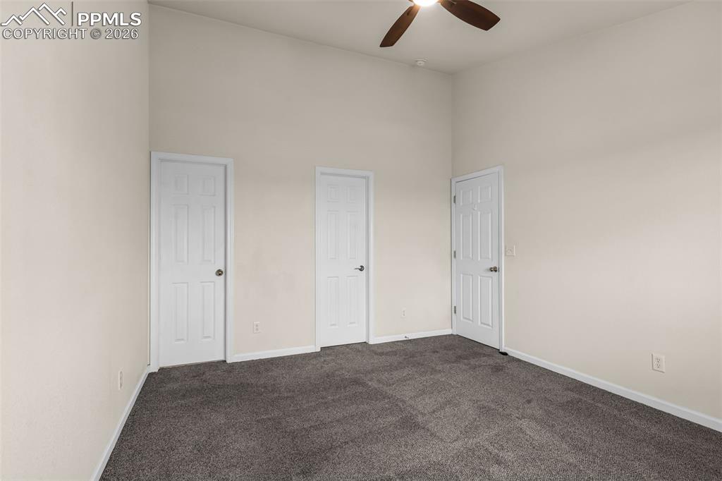 Image 17 of 38: Bedroom