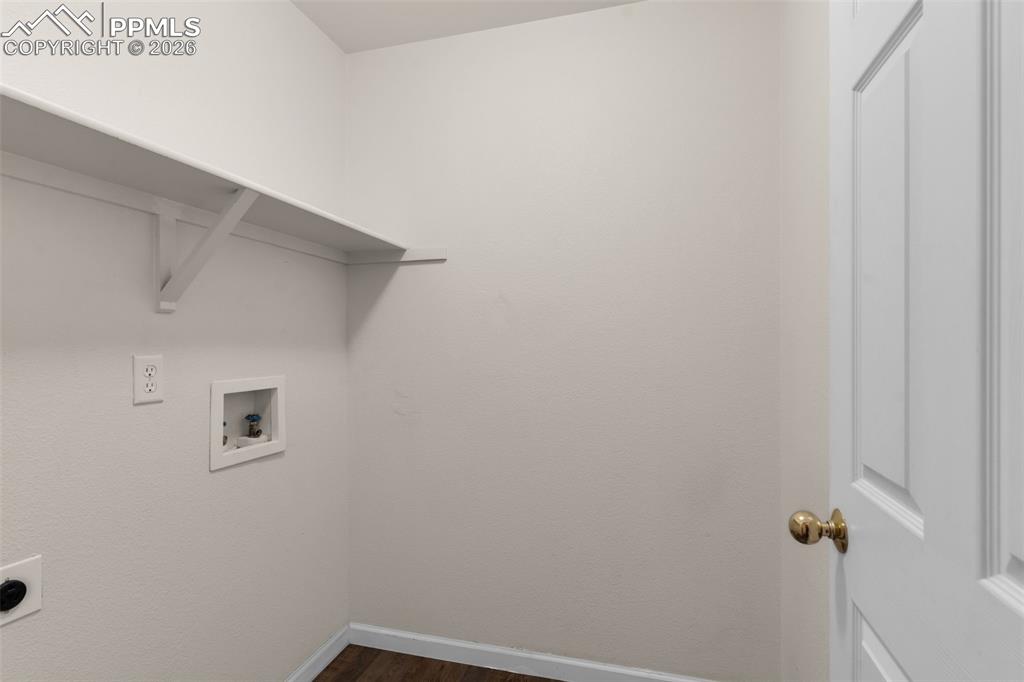 Image 25 of 38: Laundry