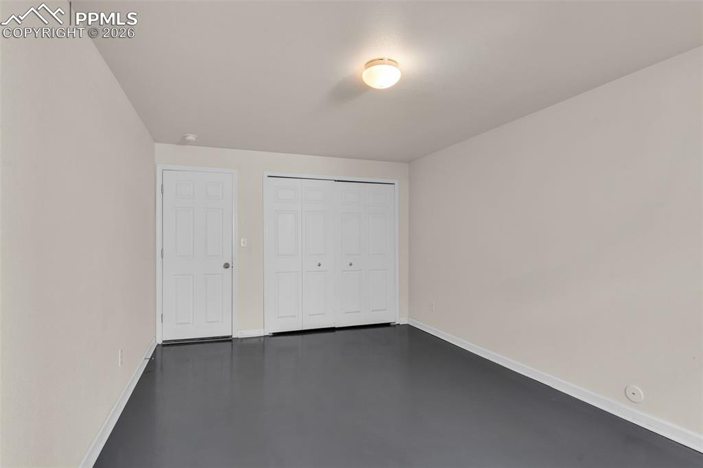 Image 33 of 38: Bedroom