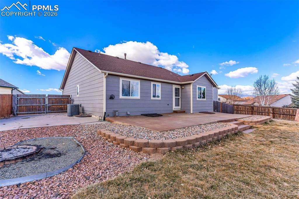 Image 37 of 38: Back of Structure