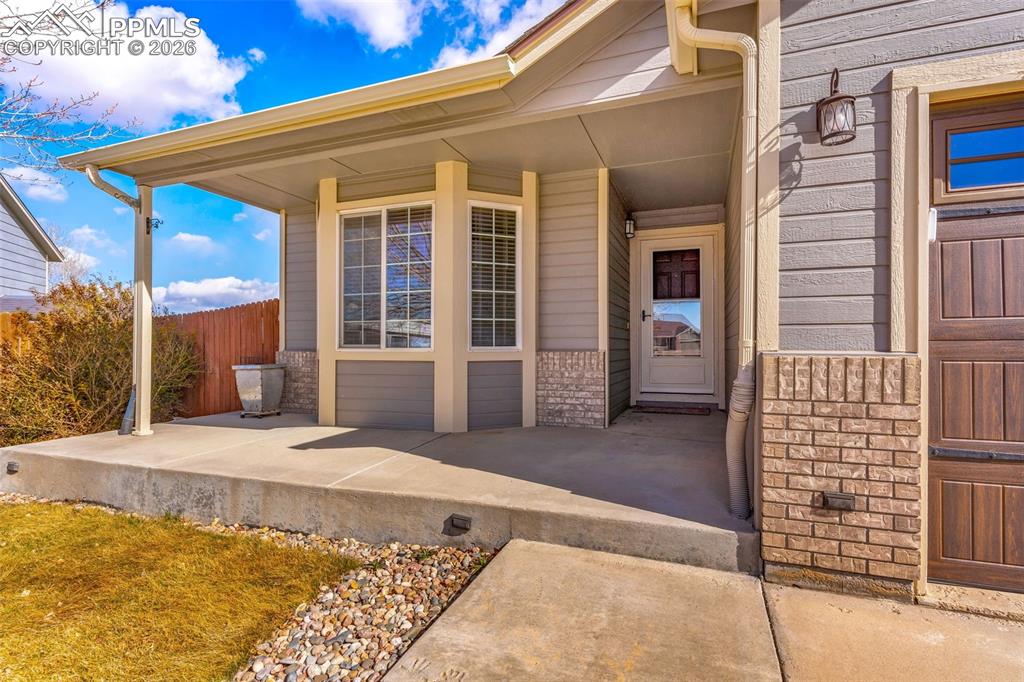 Image 4 of 38: Entry