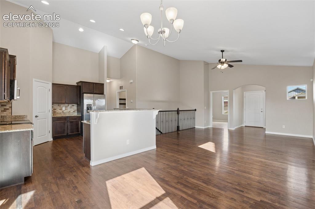 Image 6 of 46: Dining Area