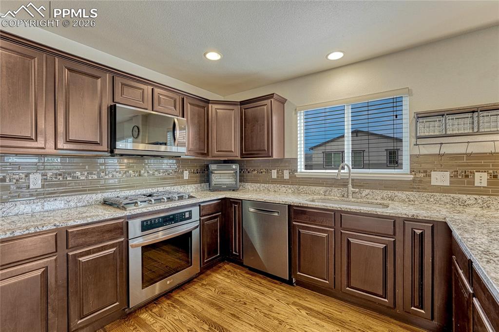 Image 14 of 38: Kitchen