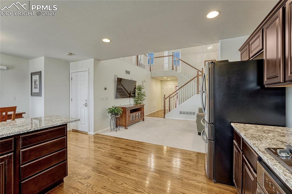 Image 17 of 38: Kitchen