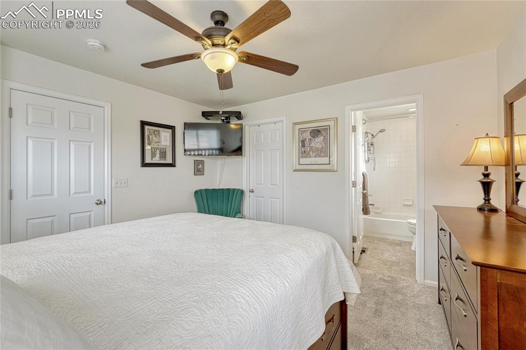 Image 30 of 38: Bedroom