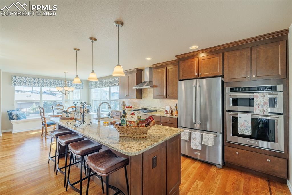 Image 13 of 36: Kitchen