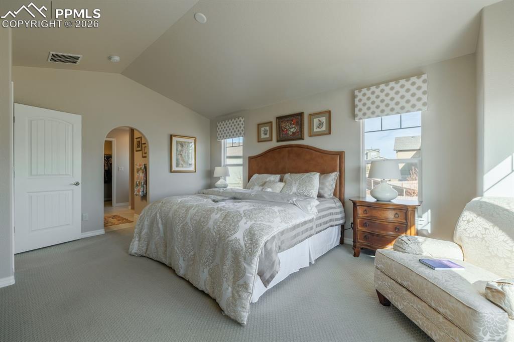 Image 18 of 36: Bedroom