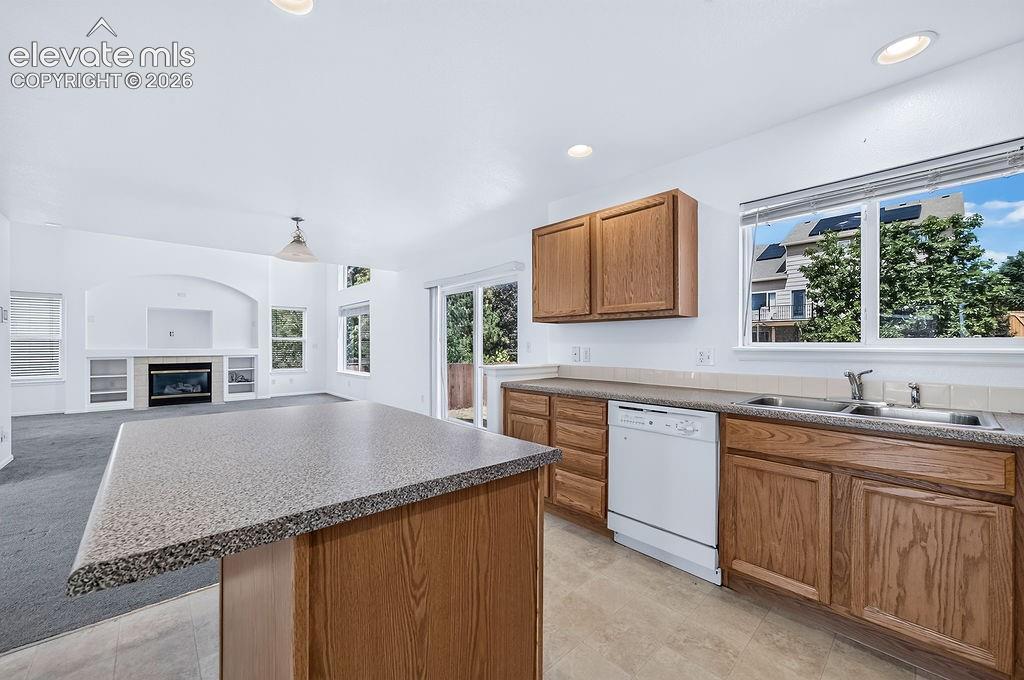 Image 12 of 39: Kitchen
