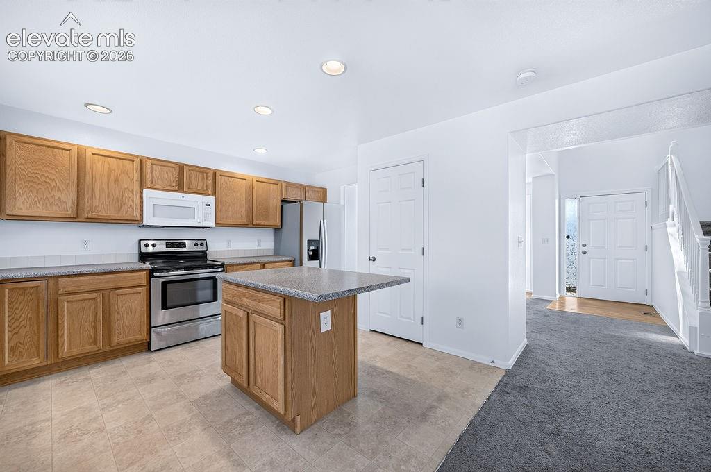 Image 13 of 39: Kitchen