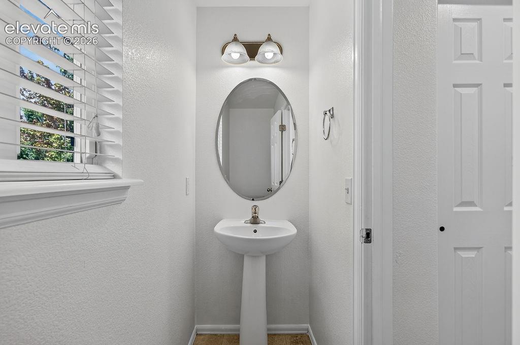 Image 14 of 39: Bathroom