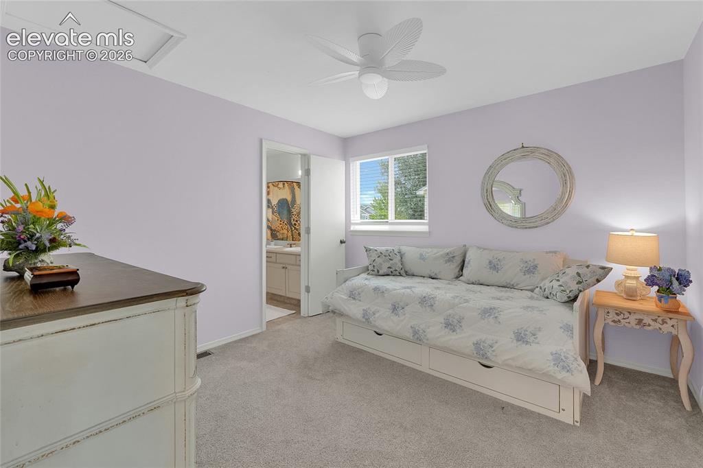 Image 16 of 35: Guest Bedroom 1