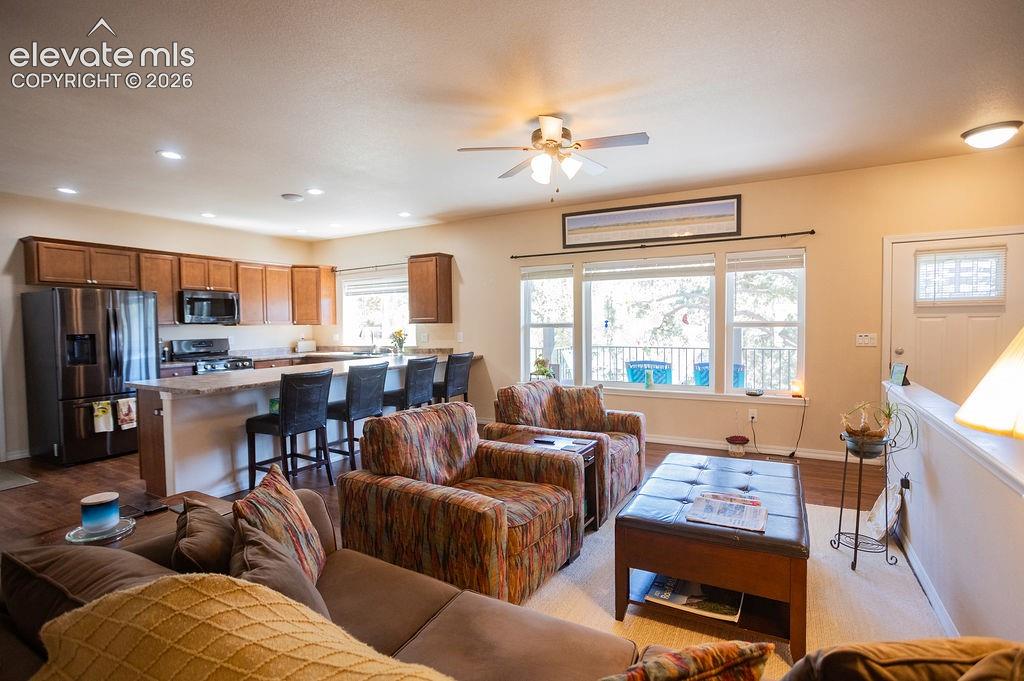Image 10 of 40: Living Room