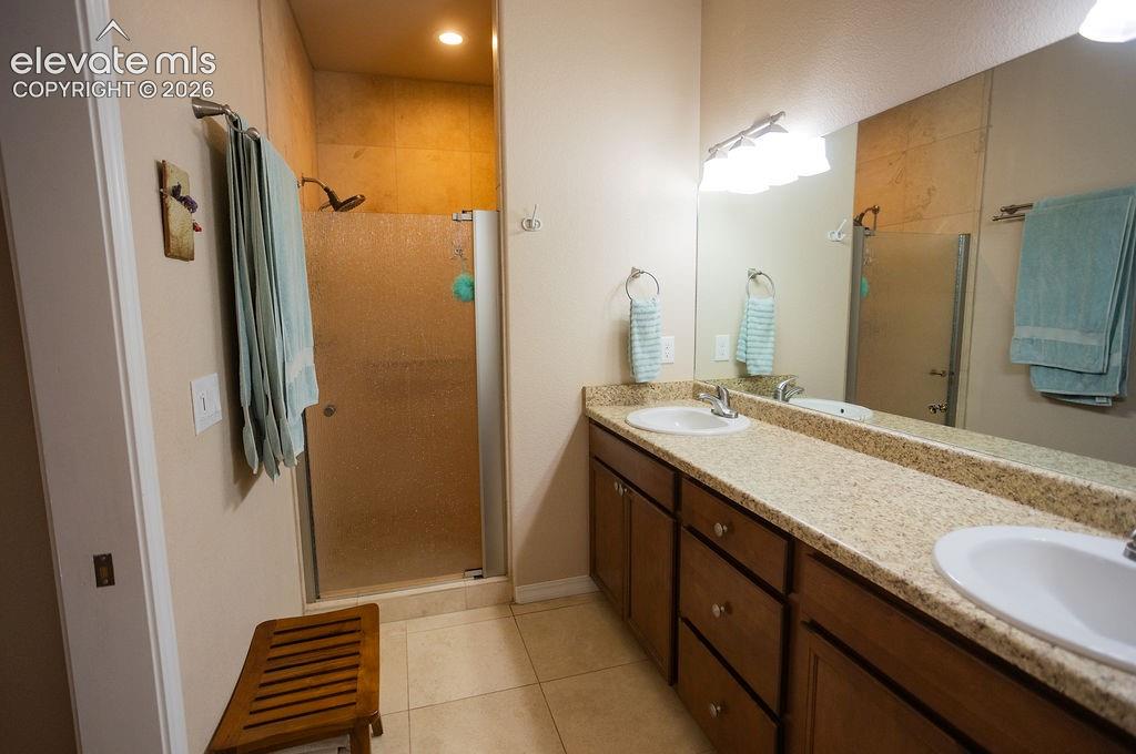 Image 16 of 40: Primary bathroom