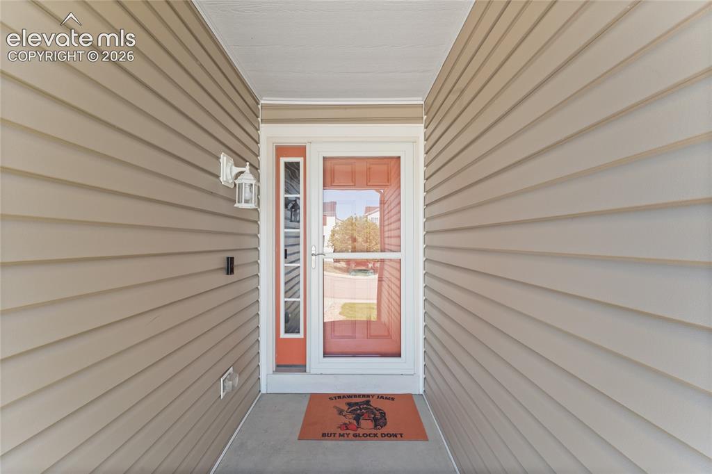 Image 3 of 22: Entry