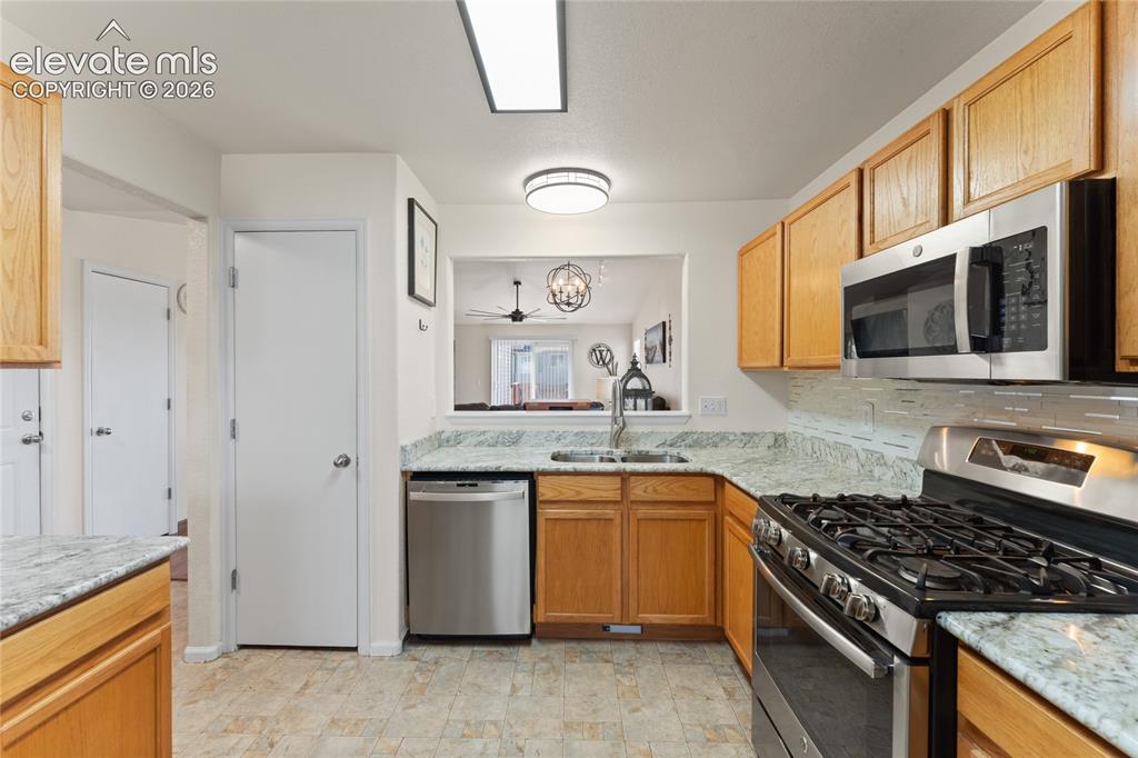 Image 6 of 22: Kitchen