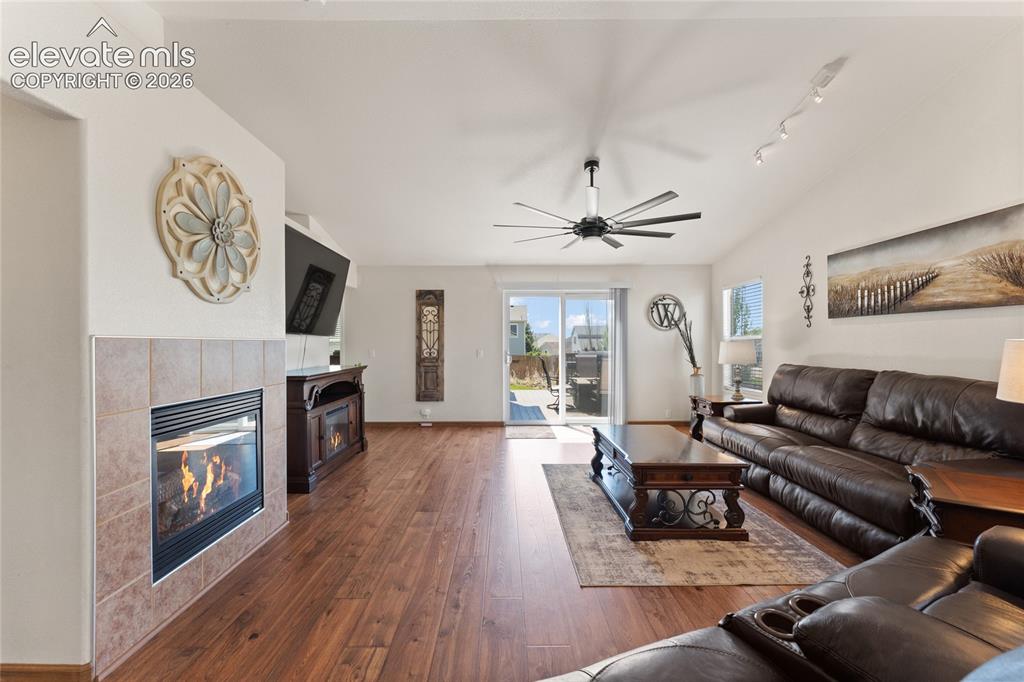 Image 8 of 22: Living Room