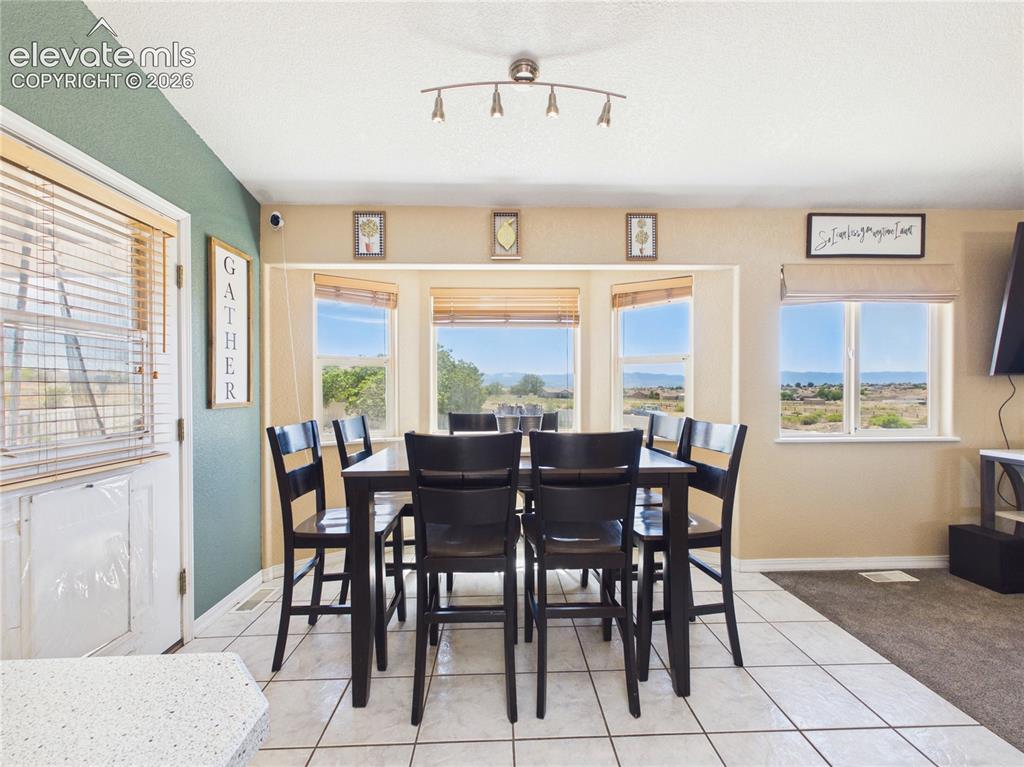 Image 11 of 45: Dining Area