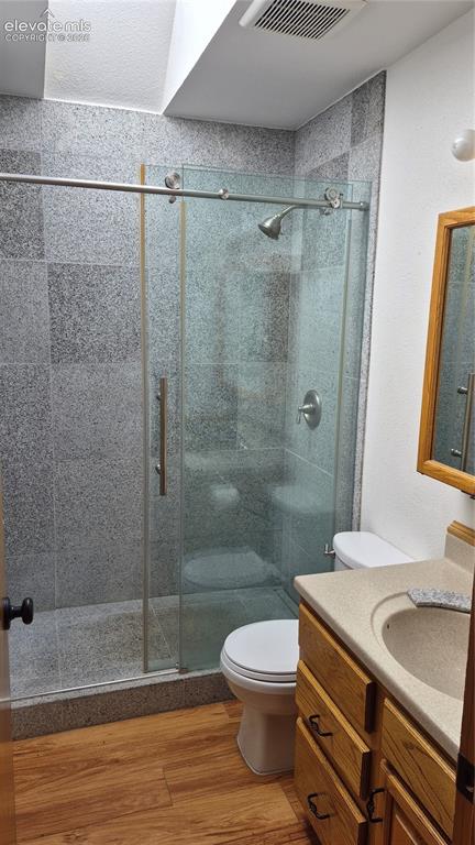Image 6 of 6: Bathroom on Main Level.. upstairs
