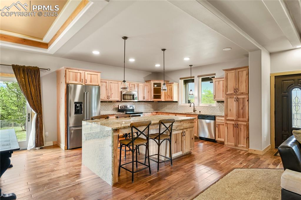 Image 10 of 39: Kitchen